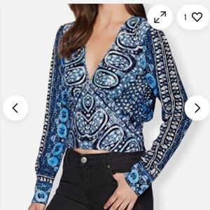 Free People Wild and Free Blouse Size XS Boho Blue Long Sleeve V-Neck Rayon Crop